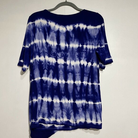 Zenergy By Chico’s Blue White Tie Dye Asymmetric hem Rayon Top size 1 (US M) - Picture 3 of 5